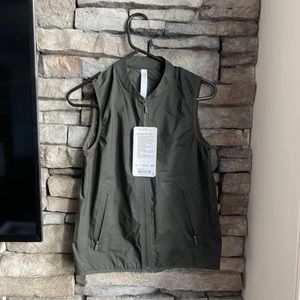Lululemon like the wind vest